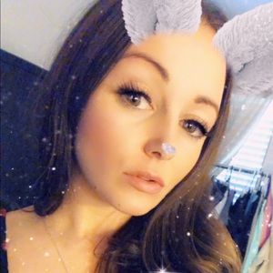 Meet your Posher, Cassandra